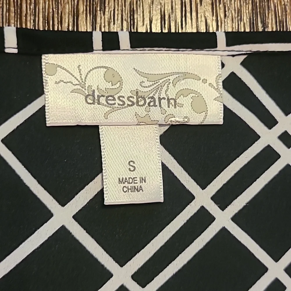 Dressbarn Patterned Black & White Top - Small - Picture 5 of 8